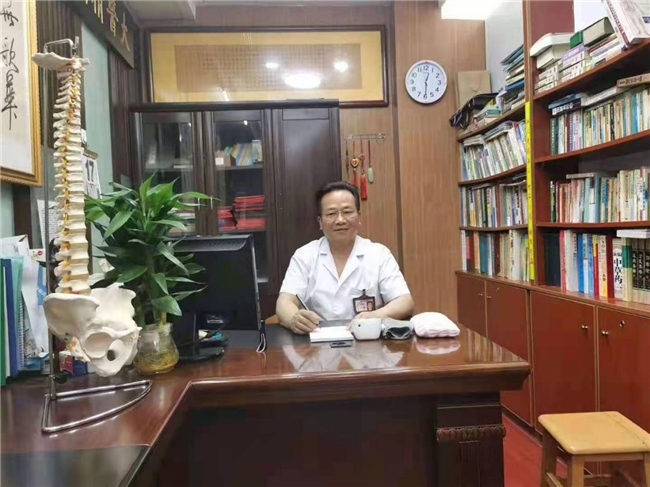 杨少雄：践行医者使命  书写大爱无疆